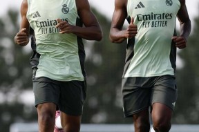 开云中国-詹姆斯与90激战美国队分钟，出色发挥胜负难料！，姆巴佩焦点对战再创辉煌时刻的简单介绍